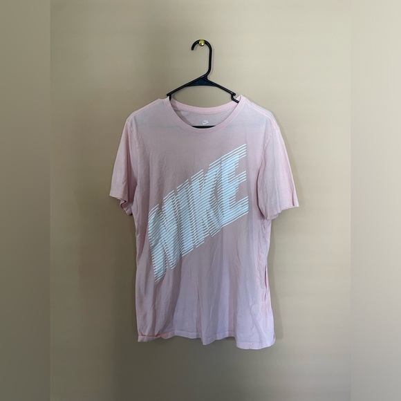 Nike T-Shirt - Picture 1 of 3
